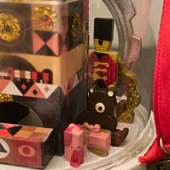 FAO Schwarz New York Cloche Christmas Ornament - Glass Enclosed Scene - Picture 11 of 16